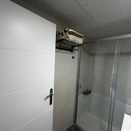 Refugio En El Pirineo Aventura Y Naturaleza Villanúa