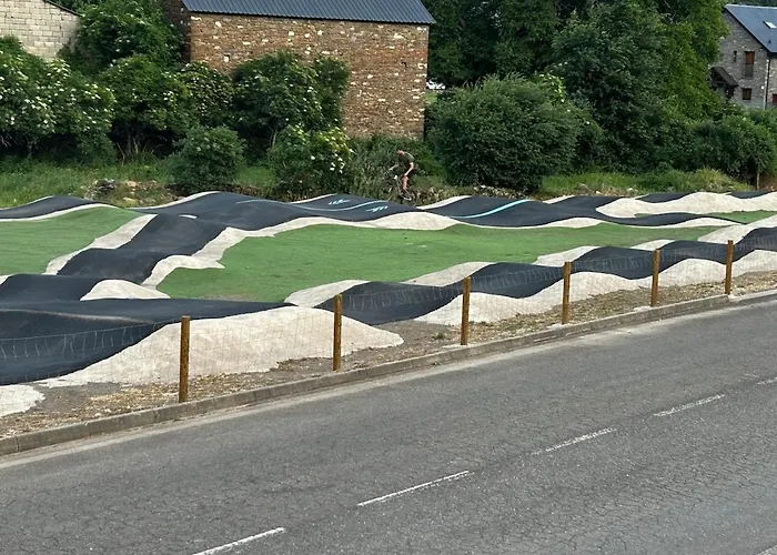 Refugio En El Pirineo Aventura Y Naturaleza *