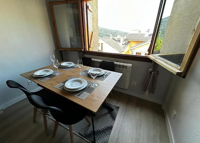 Refugio En El Pirineo Aventura Y Naturaleza